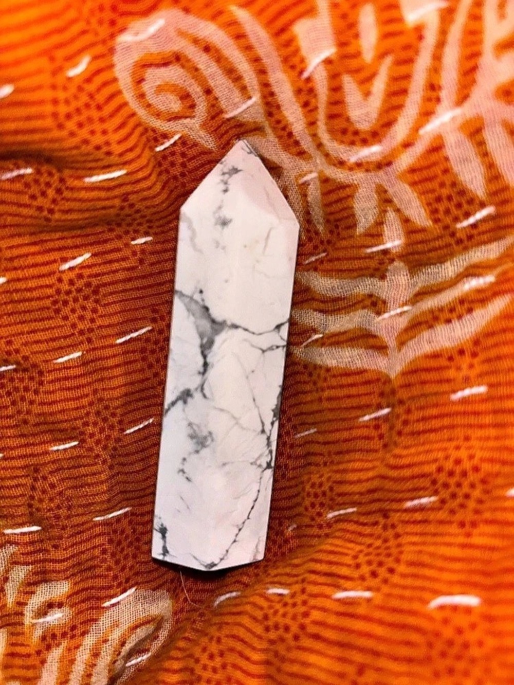 White Howlite Marbled Crystal Point - Picture 3 of 4